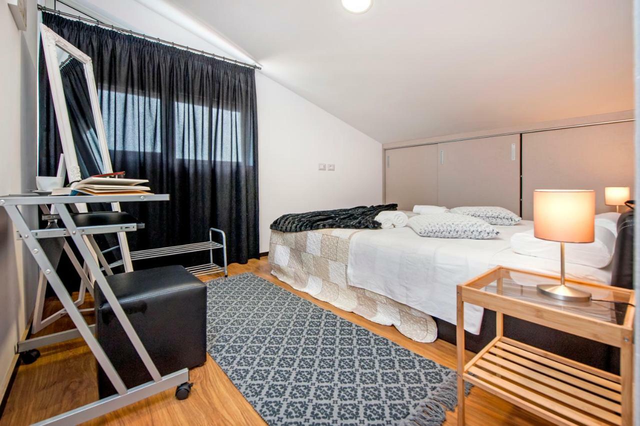 Lakovich Sea View Apartments โรวีน ภายนอก รูปภาพ