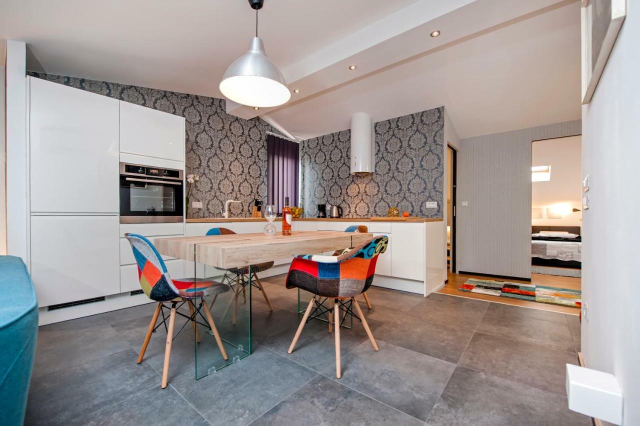 Lakovich Sea View Apartments โรวีน ภายนอก รูปภาพ