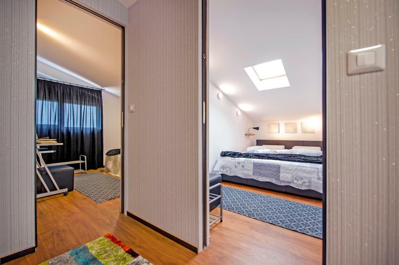 Lakovich Sea View Apartments โรวีน ภายนอก รูปภาพ