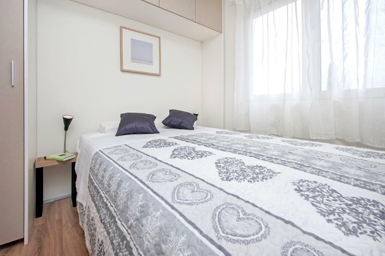 Lakovich Sea View Apartments โรวีน ภายนอก รูปภาพ