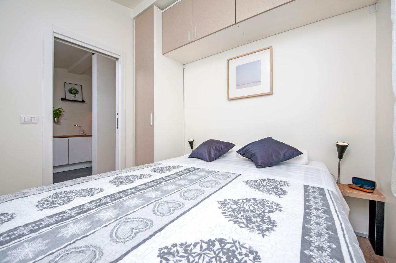 Lakovich Sea View Apartments โรวีน ภายนอก รูปภาพ