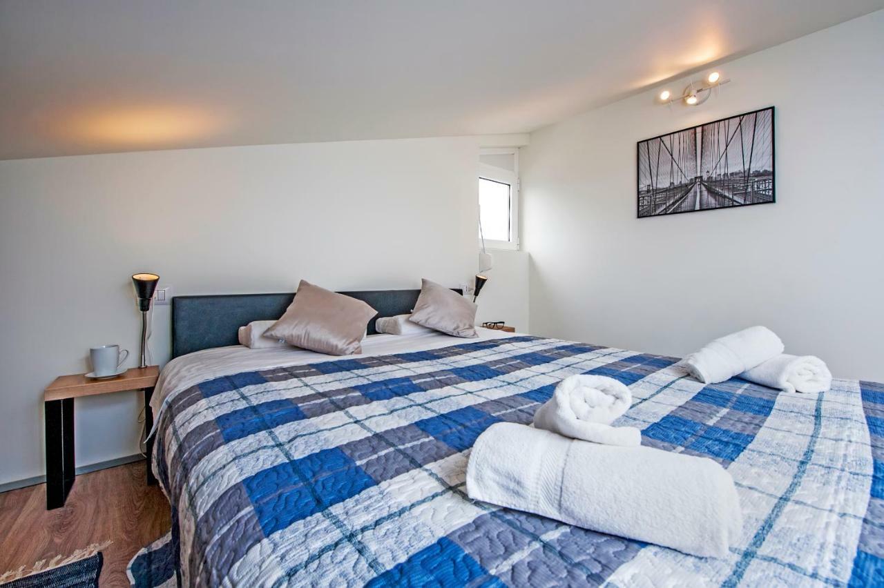Lakovich Sea View Apartments โรวีน ภายนอก รูปภาพ
